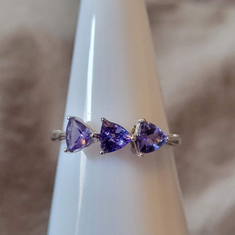 Tanzanite ring 10kt gold